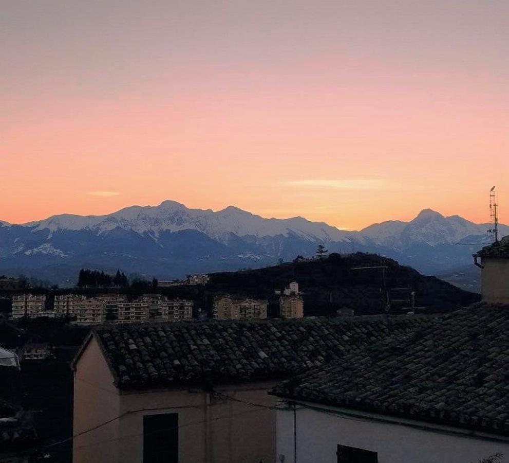 Casa In Centro Storico Vista Gran Sasso Apartment Атри Екстериор снимка